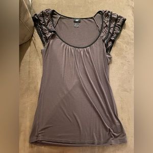 Brown cap sleeve top. Size small. H&M